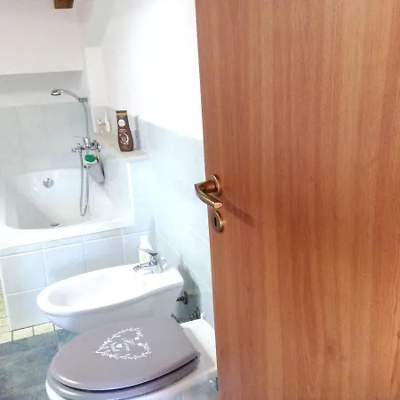 아파트 Apartment With One Bedroom In Santa Domenica Vibo Valentia With Wonderful Sea View And Wifi 3 Km From The Beach
