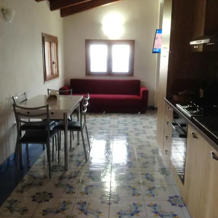 아파트 Apartment With One Bedroom In Santa Domenica Vibo Valentia With Wonderful Sea View And Wifi 3 Km From The Beach