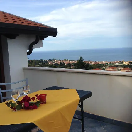 아파트 Apartment With One Bedroom In Santa Domenica Vibo Valentia With Wonderful Sea View And Wifi 3 Km From The Beach