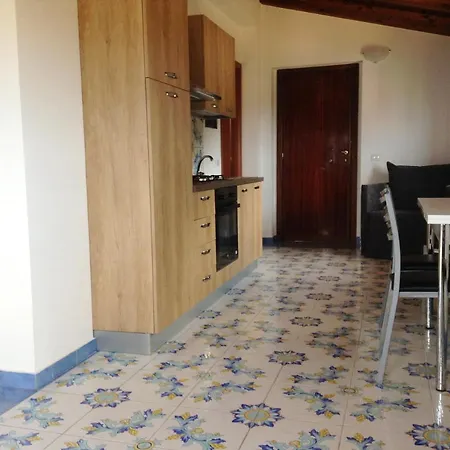 아파트 Apartment With One Bedroom In Santa Domenica Vibo Valentia With Wonderful Sea View And Wifi 3 Km From The Beach *